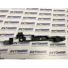 Кронштейн крыла правый Opel Corsa D 2006-2014 13266901